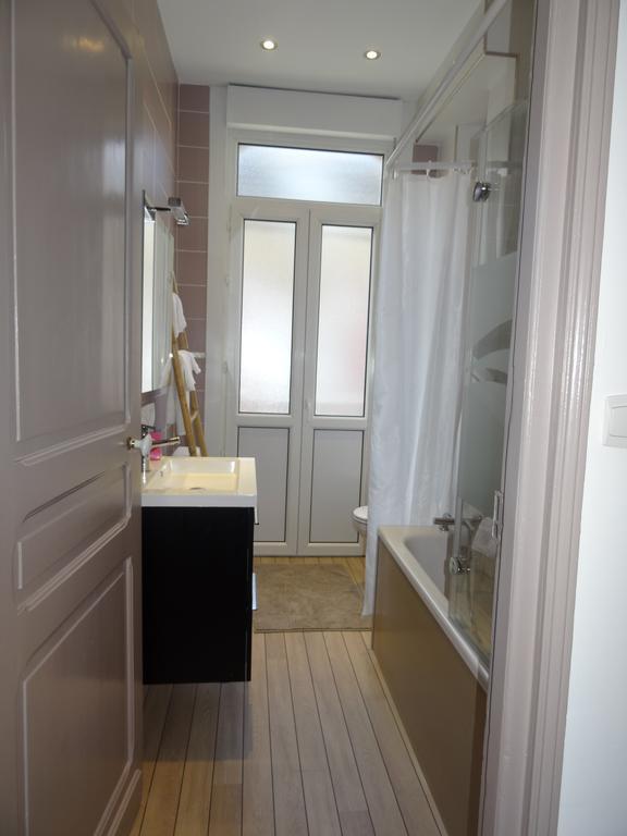 Chambres Et Table D'Hotes La Belle Lensoise Стая снимка